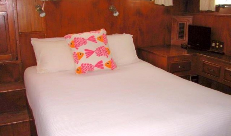 52 Sea Ranger Owner's Stateroom