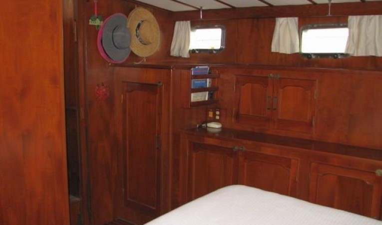 52 Sea Ranger Owner's Stateroom