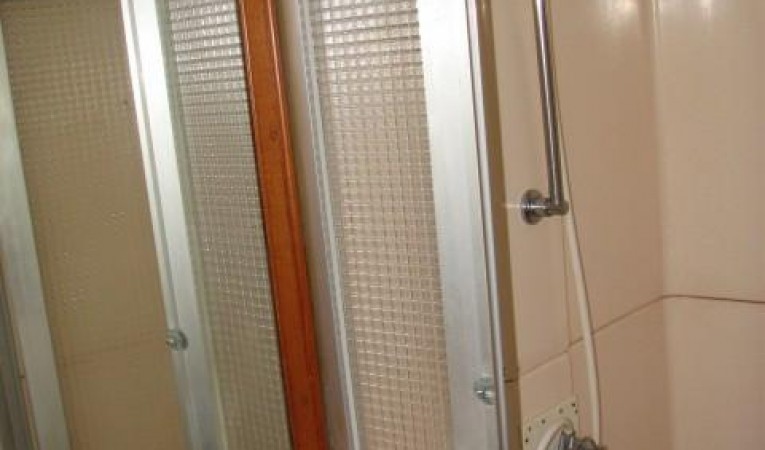 52 Sea Ranger Owner's Stateroom Head