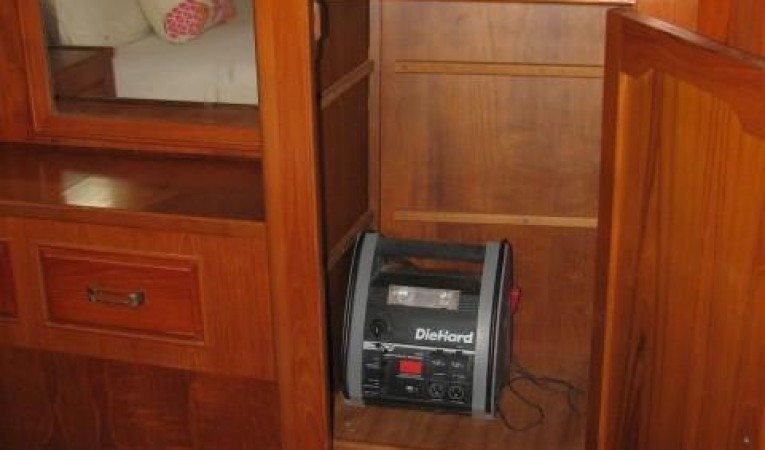 52 Sea Ranger Owner's Stateroom