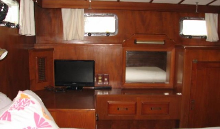 52 Sea Ranger Owner's Stateroom