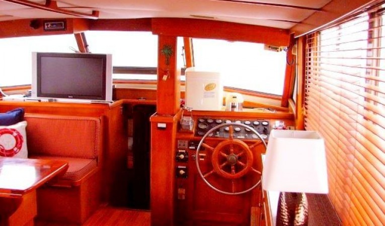 52 Sea Ranger Lower Helm Station