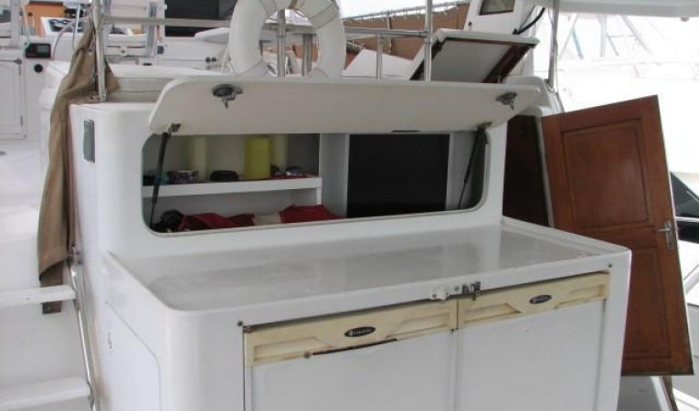 52 Sea Ranger Aft Deck Storage