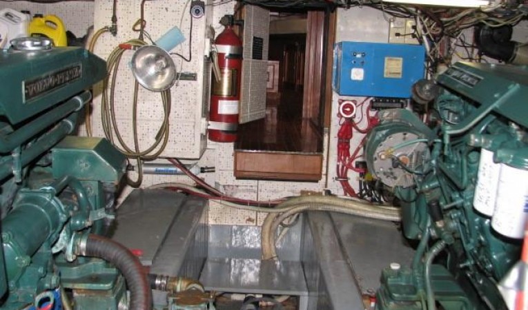 52 Sea Ranger View Forward in Engine Room