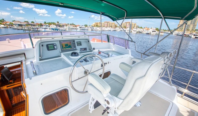 43 Selene Bridge Helm/Stidd Helm Seats