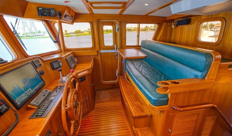 43 Selene Helm Seating