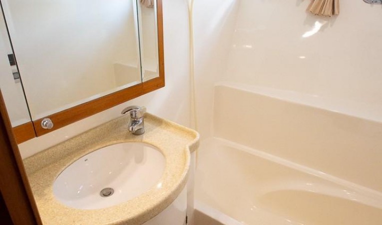 43 Selene Ensuite Master Head