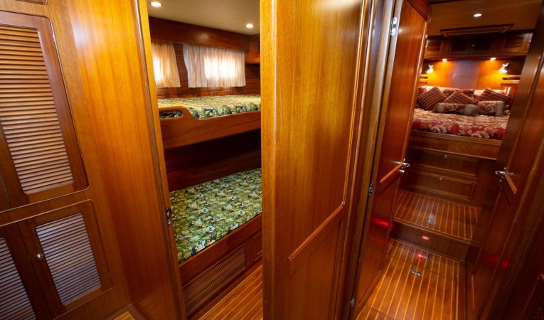 43 Selene VIP Bulkhead