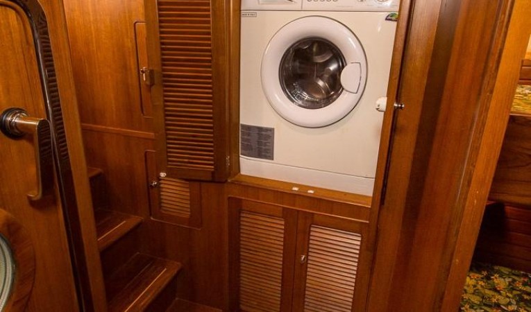 43 Selene Washer/Dryer/Extra Storage