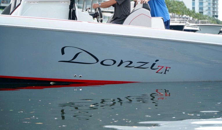 35 Donzi 