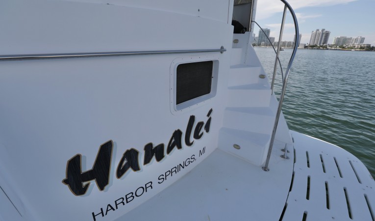 52 Hatteras 