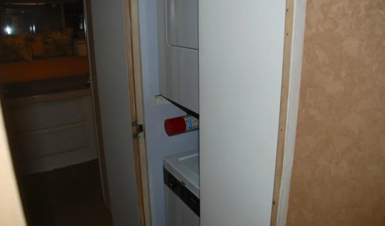 60 Bertram Washer Dryer