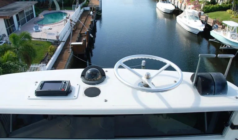60 Bertram Tower Helm Console