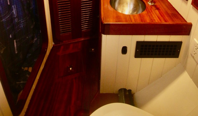 48 Covey Island Forward head and shower