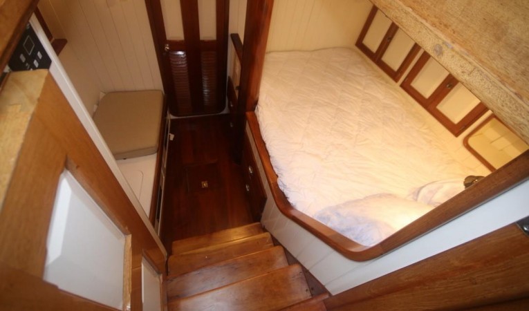 48 Covey Island Forward cabin access