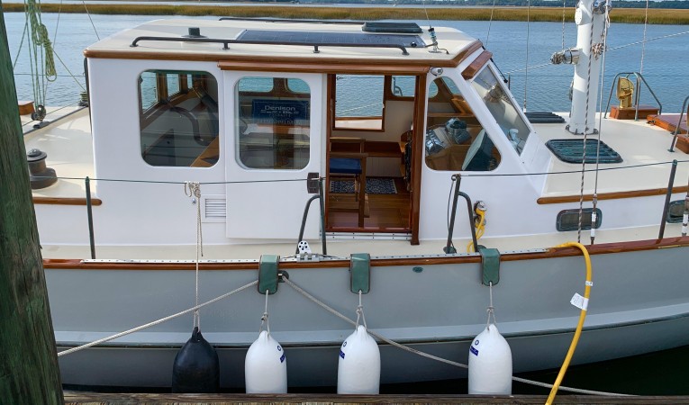 48 Covey Island Pilothouse