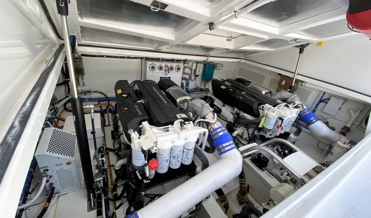 41 Cabo Engine room