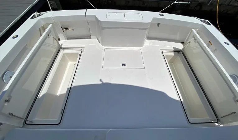 41 Cabo In deck fish boxes