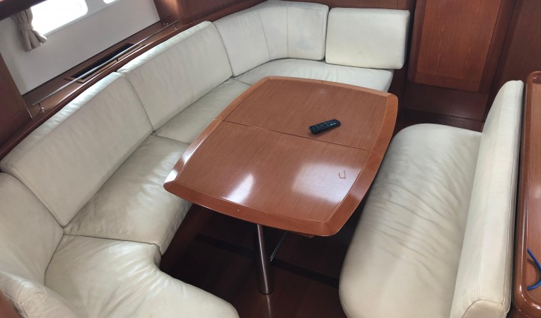 52 Beneteau 