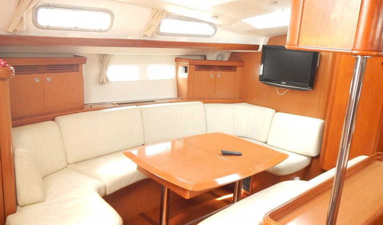 52 Beneteau 
