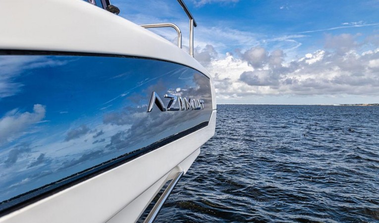54 Azimut 