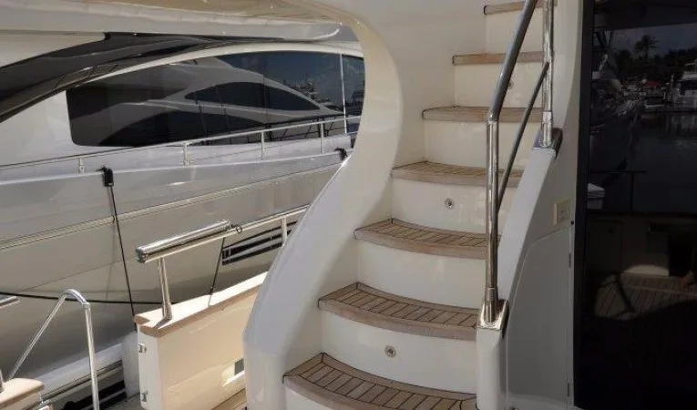 80 Azimut 
