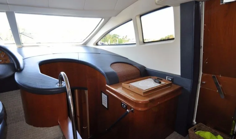 80 Azimut 