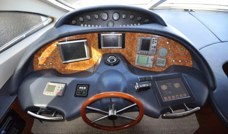 80 Azimut 