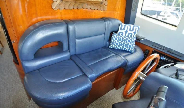 80 Azimut 