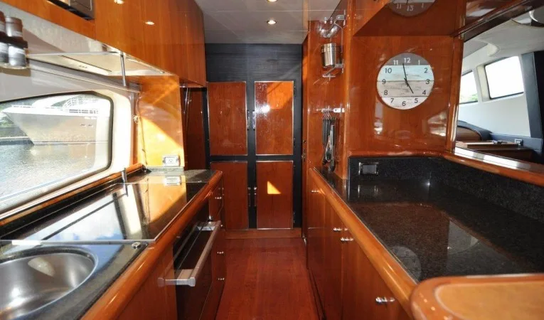 80 Azimut 