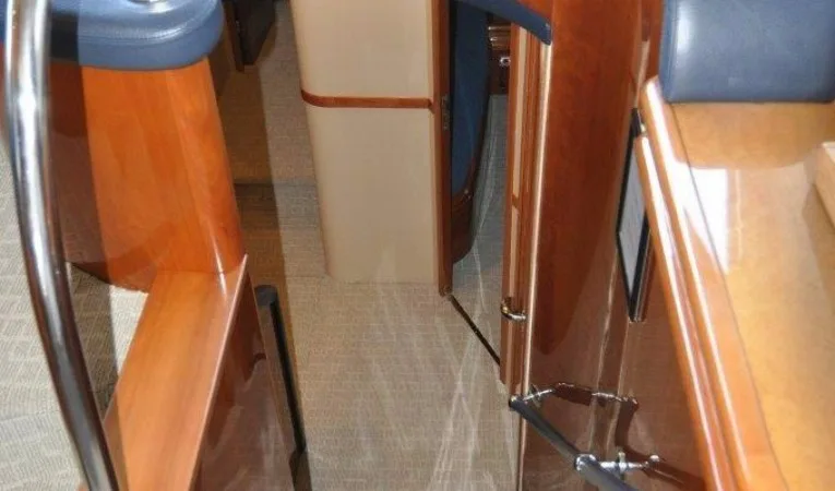 80 Azimut 