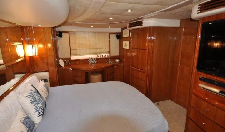 80 Azimut 