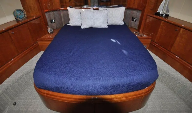80 Azimut 
