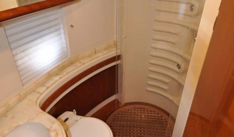 80 Azimut 