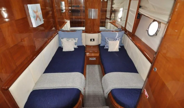 80 Azimut 