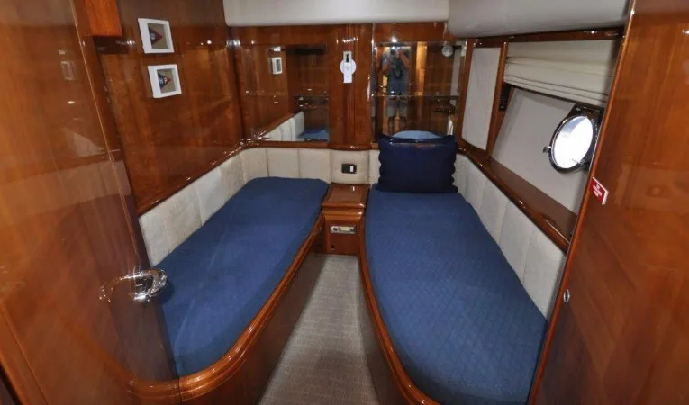 80 Azimut 