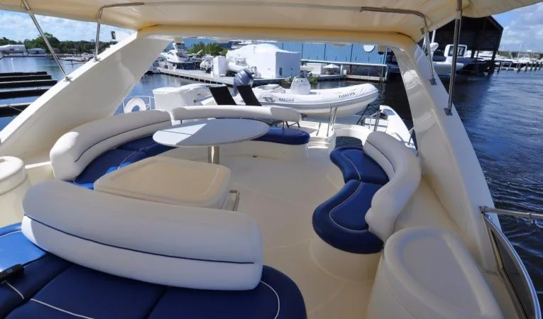 80 Azimut 