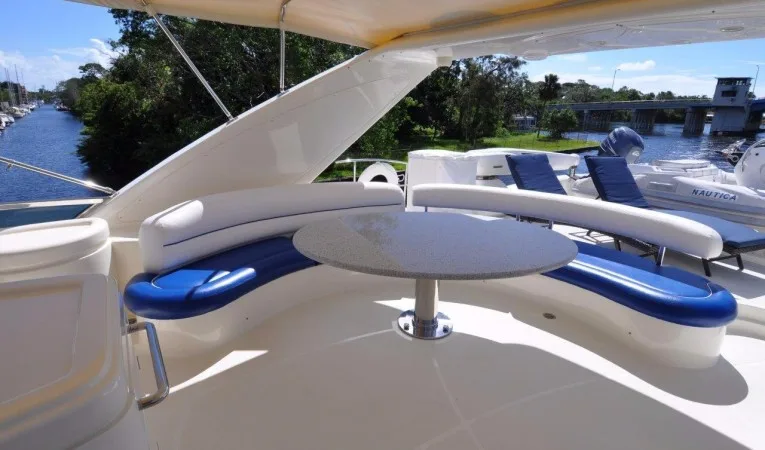 80 Azimut 
