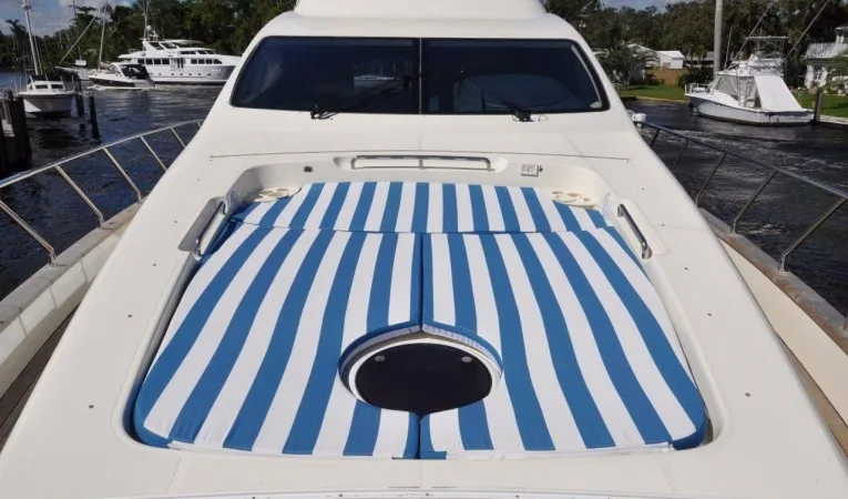 80 Azimut 