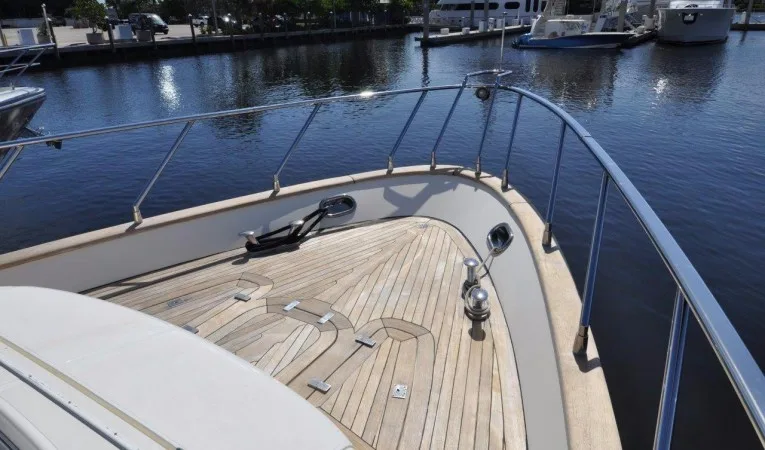 80 Azimut 