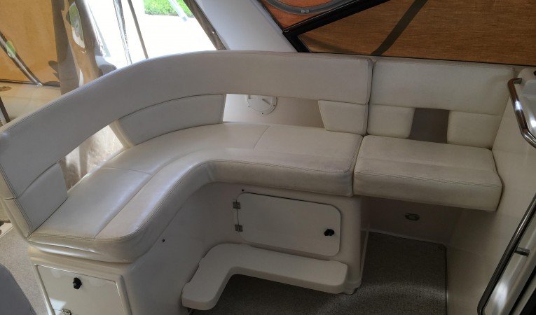 31 Tiara Bridge deck seating