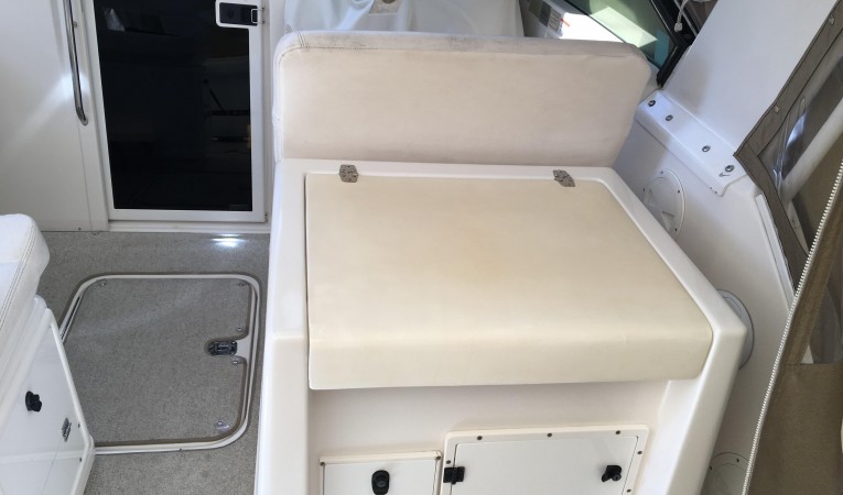 31 Tiara Prep station / wetbar 2