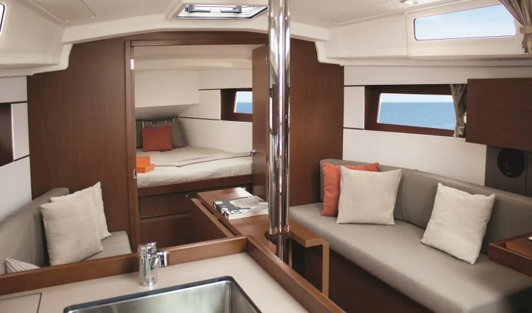 35 Beneteau Manufacturer Provided Image