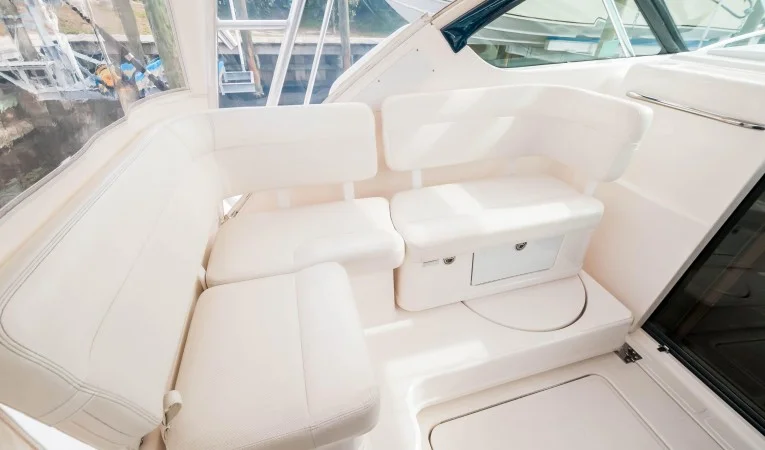 36 Tiara Companion Seating