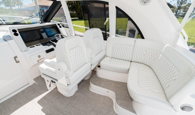 41 Intrepid Stbd Seating