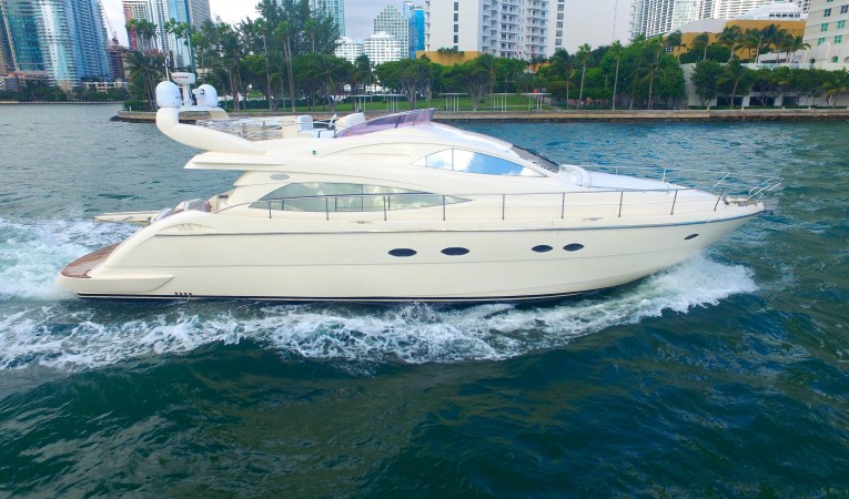 56 Aicon Starboard Profile 2