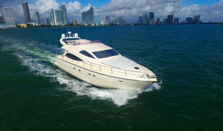 56 Aicon Starboard Bow