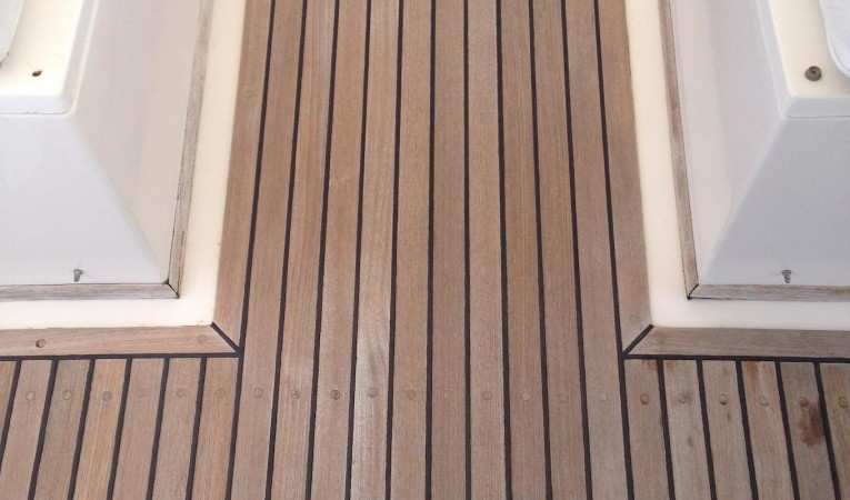 36 Grand Banks Bridge Teak Floor
