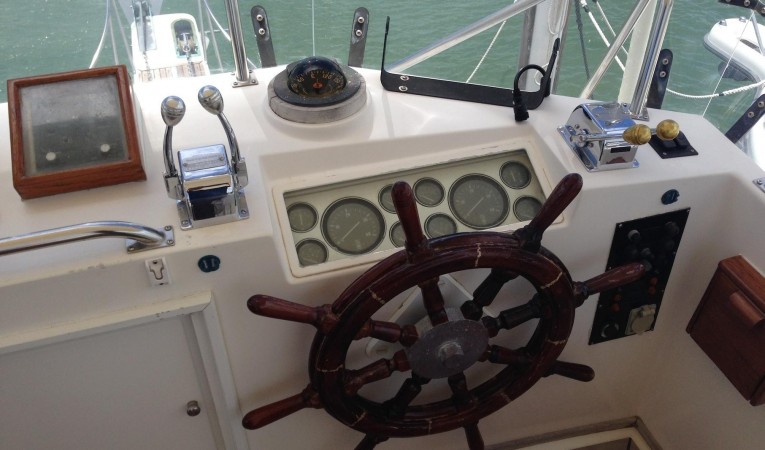 36 Grand Banks Helm