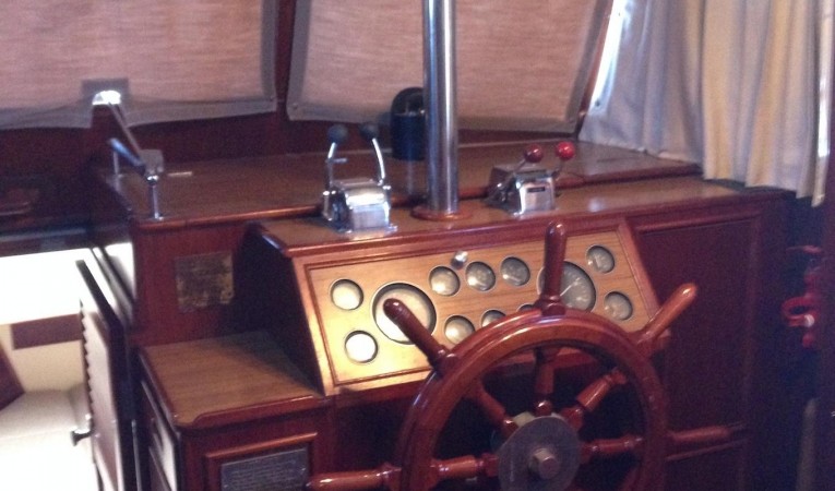 36 Grand Banks Lower Helm